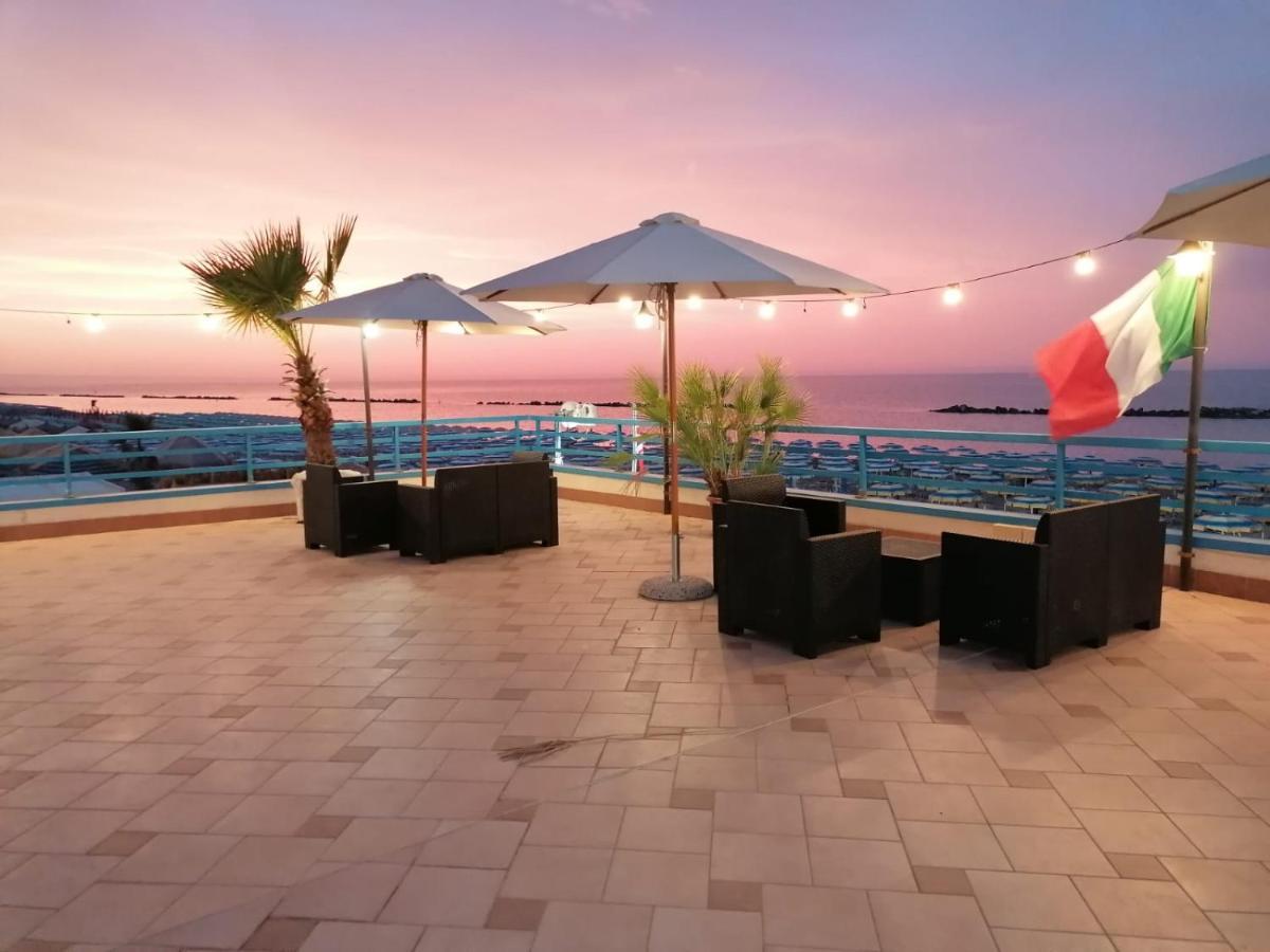 Sea Garden Rooms แตร์โมลิ ภายนอก รูปภาพ